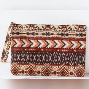 NWOT! Ruggine Tribal Ethic Print Handwoven Pouch Zipper Textured Wristlet